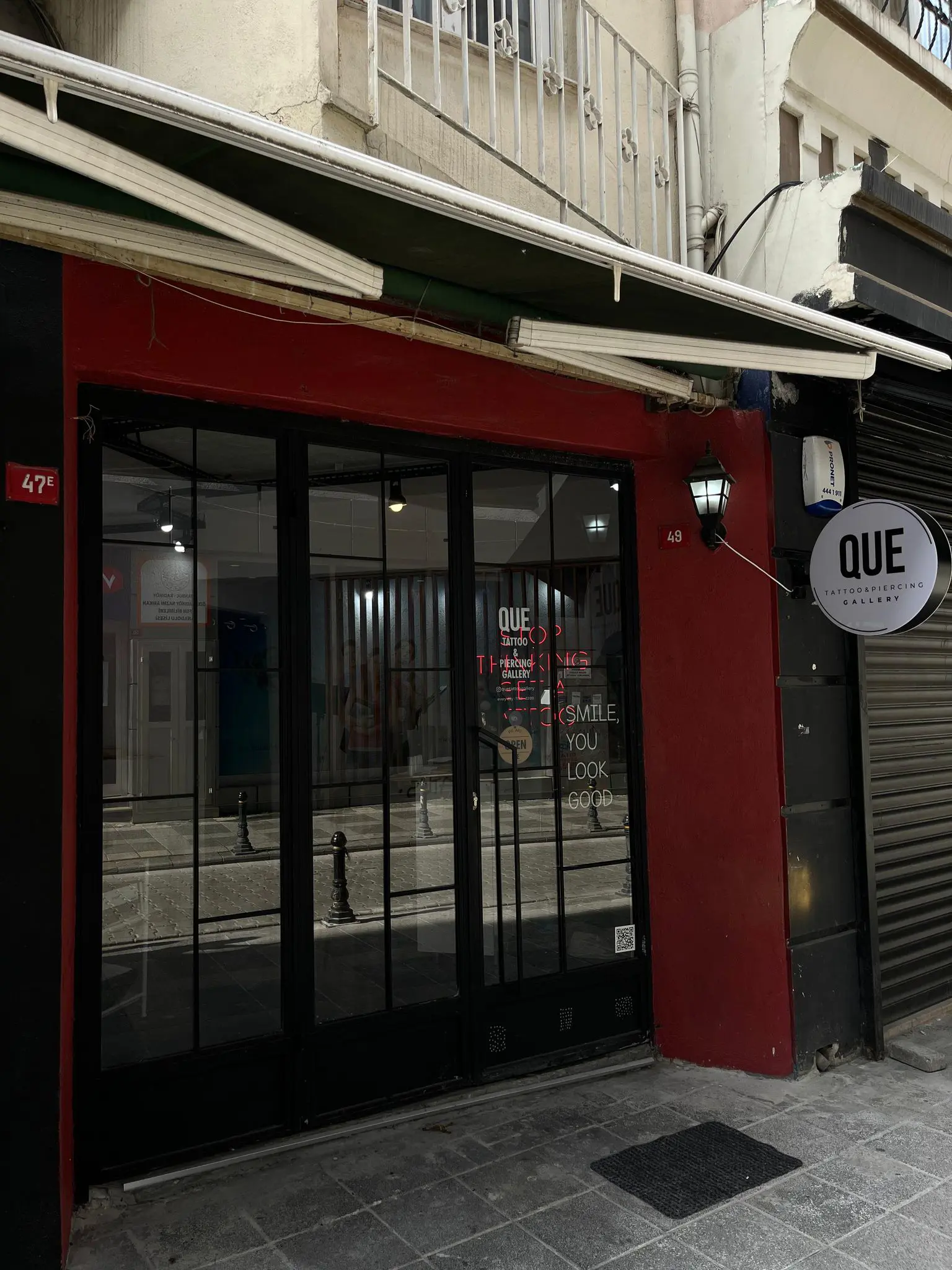 Que Tattoo Piercing Gallery galeri 1